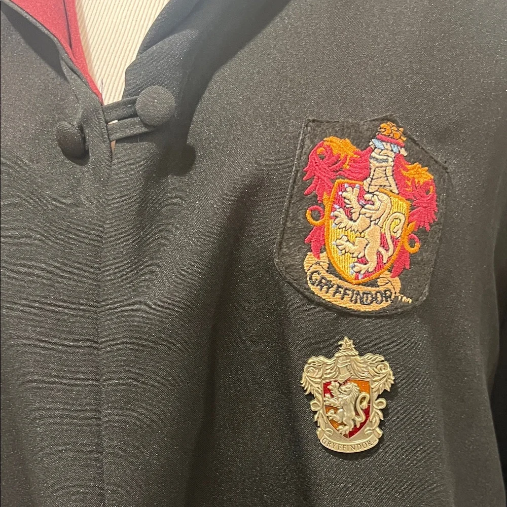 Black Wizard Robe with Red Accents - Picture 2 of 7